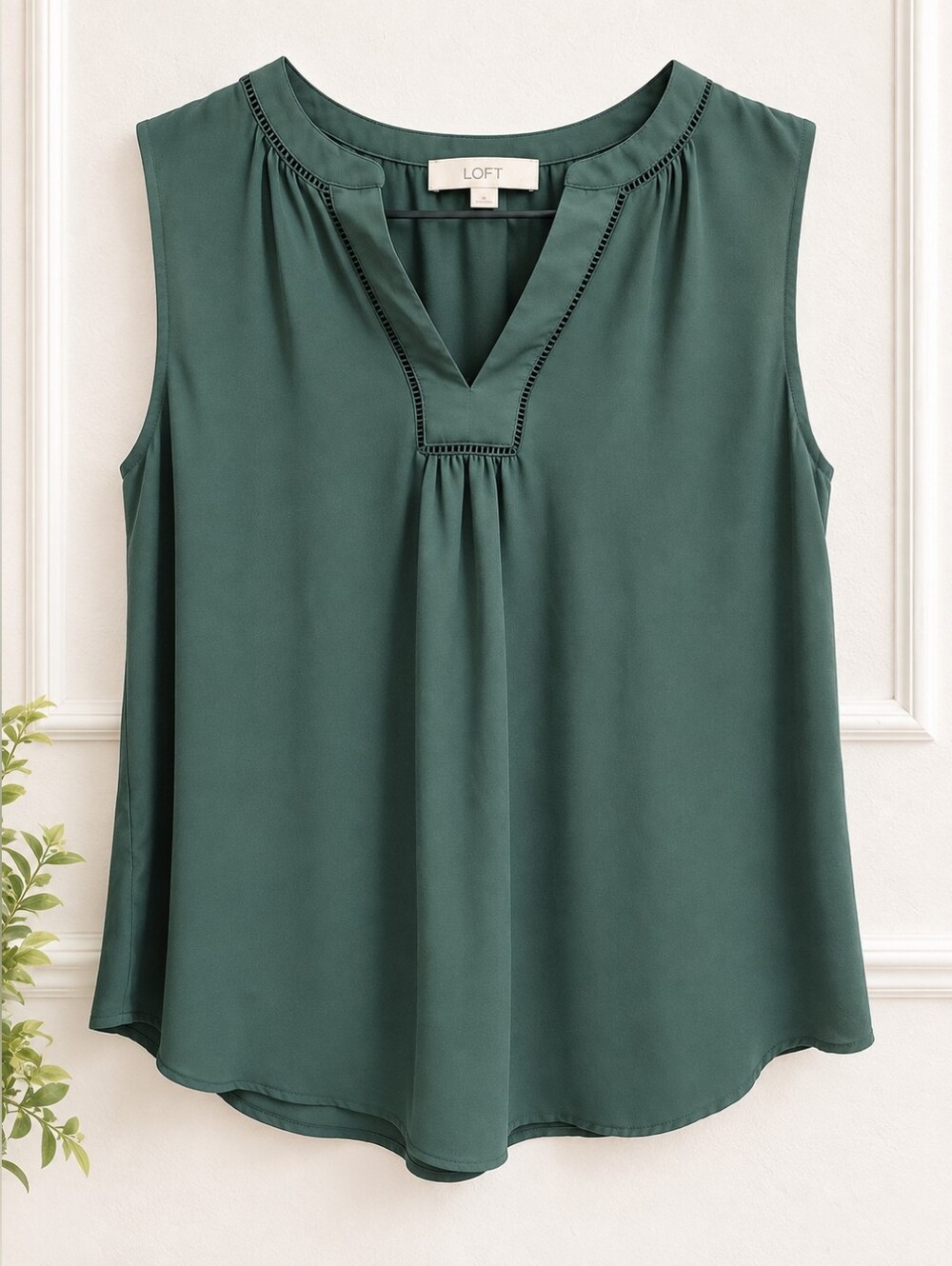 LOFT Women's Petite Large Green Sleeveless V-Neck Camisole